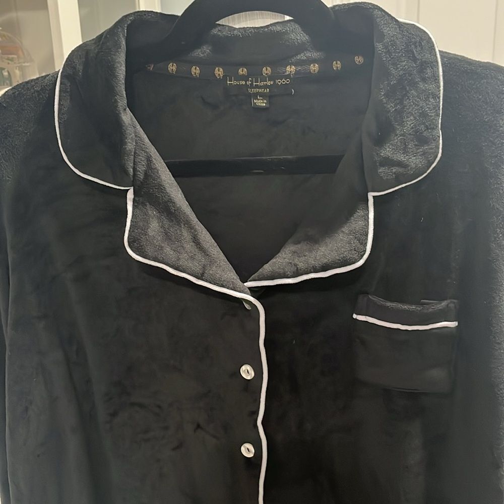 HOUSE OF HARLOW 1960 Velour 2 Piece Pajama Set, Black with White Pipping, Size L - Picture 3 of 13